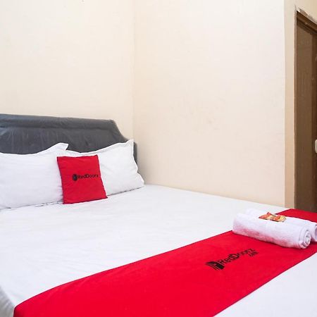 Hotel Reddoorz Near Plaza Ambarrukmo Yogyakarta Maguwo Esterno foto