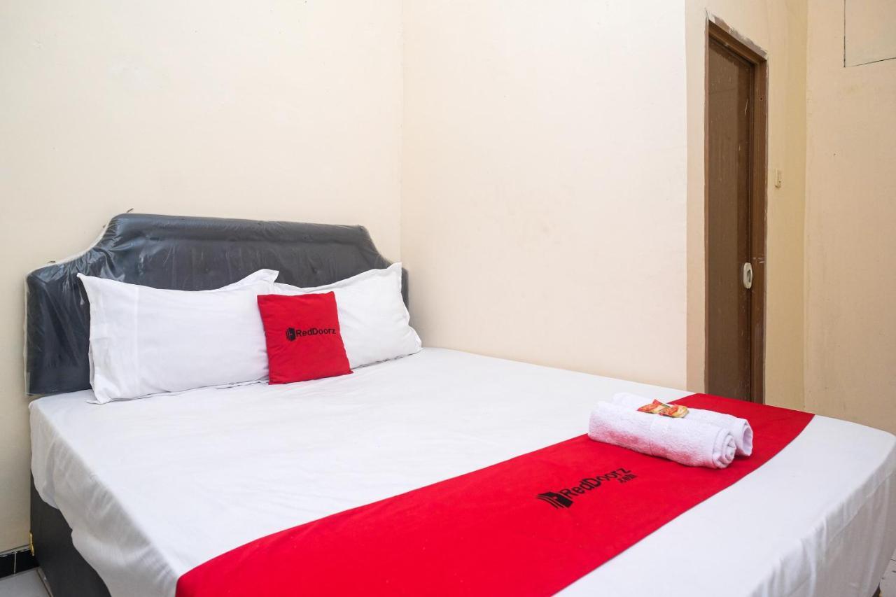 Hotel Reddoorz Near Plaza Ambarrukmo Yogyakarta Maguwo Esterno foto