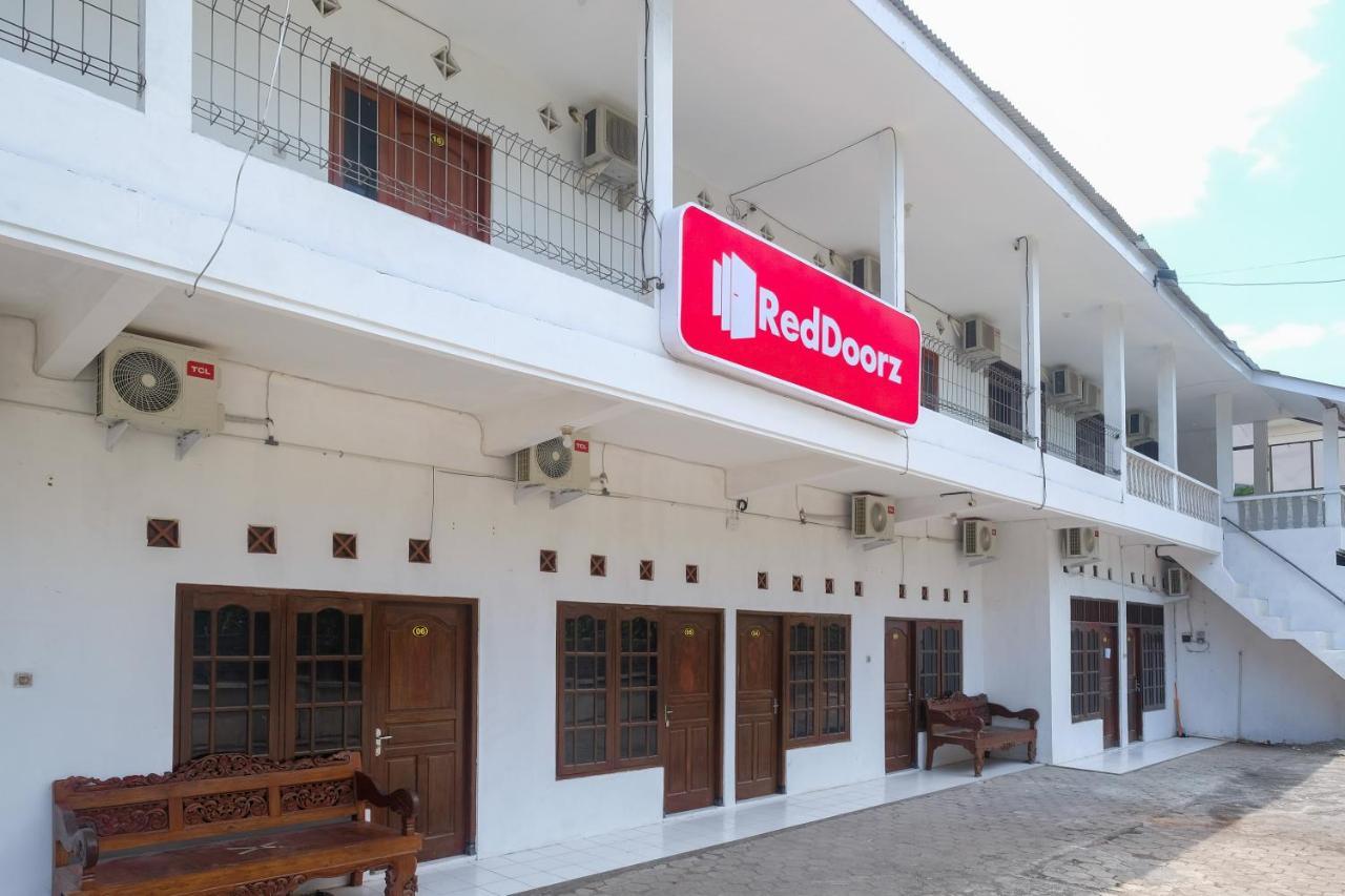 Hotel Reddoorz Near Plaza Ambarrukmo Yogyakarta Maguwo Esterno foto