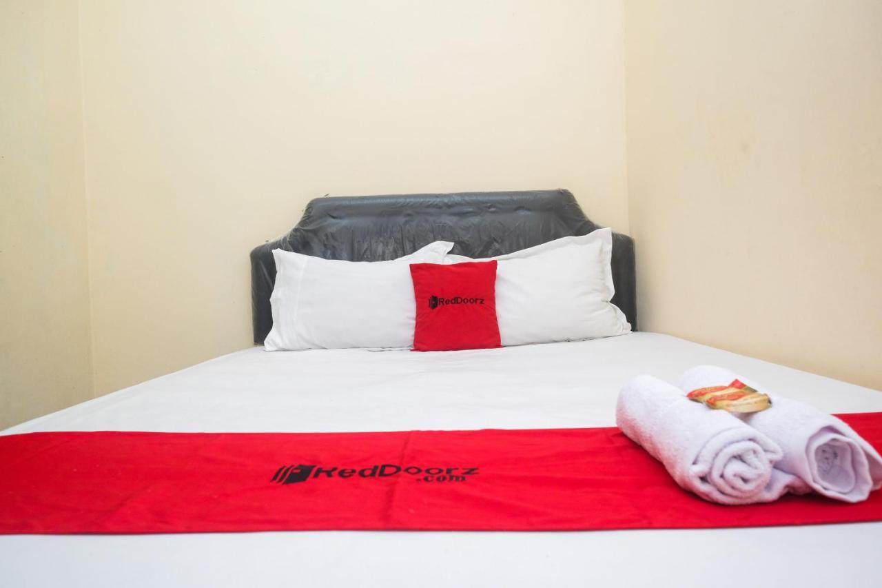 Hotel Reddoorz Near Plaza Ambarrukmo Yogyakarta Maguwo Esterno foto